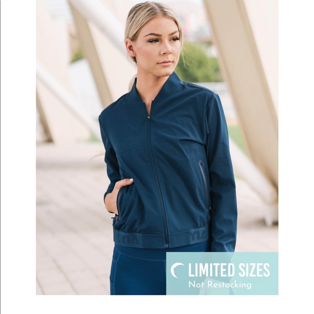 Zyia chill jacket, large NWT